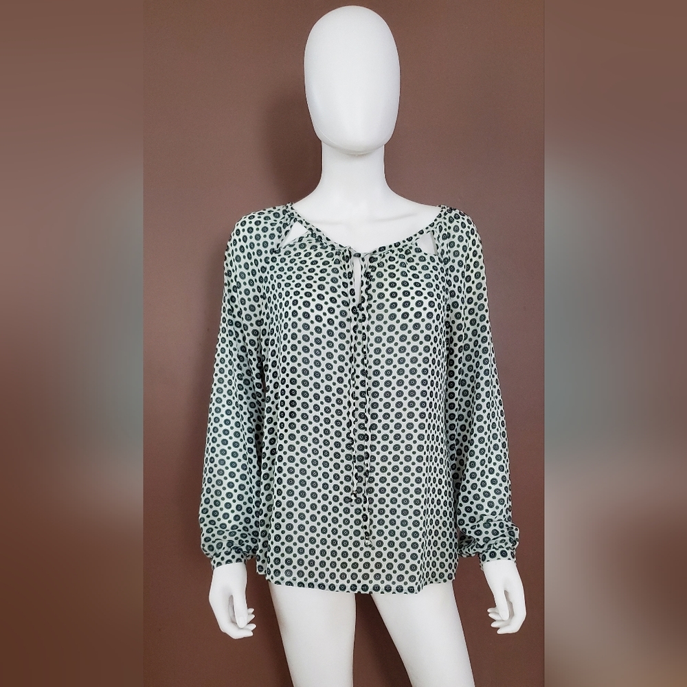 Maurices boho medium floral bodies blouse barely worn